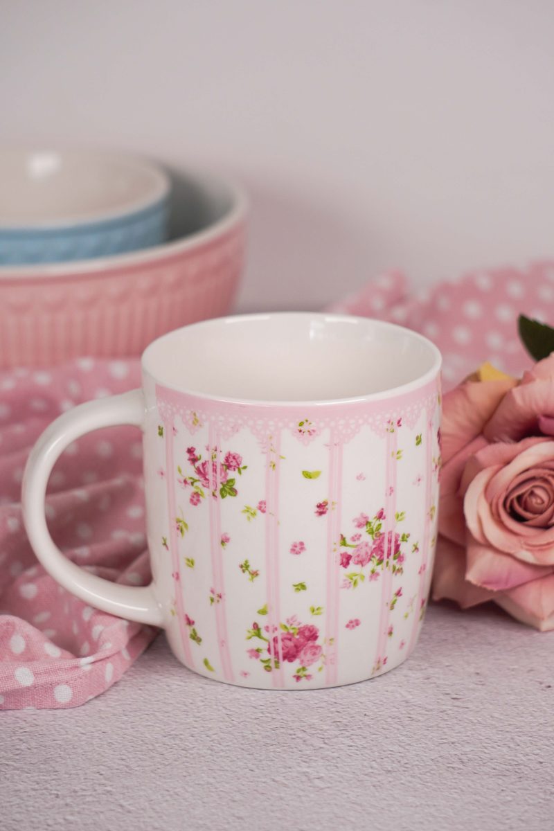 Mug in white colour with pink stripes