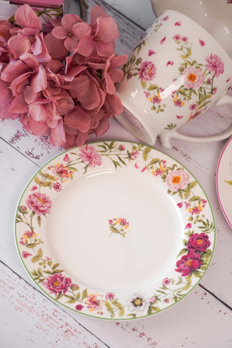 Porcelain dessert plate with peony flowers design