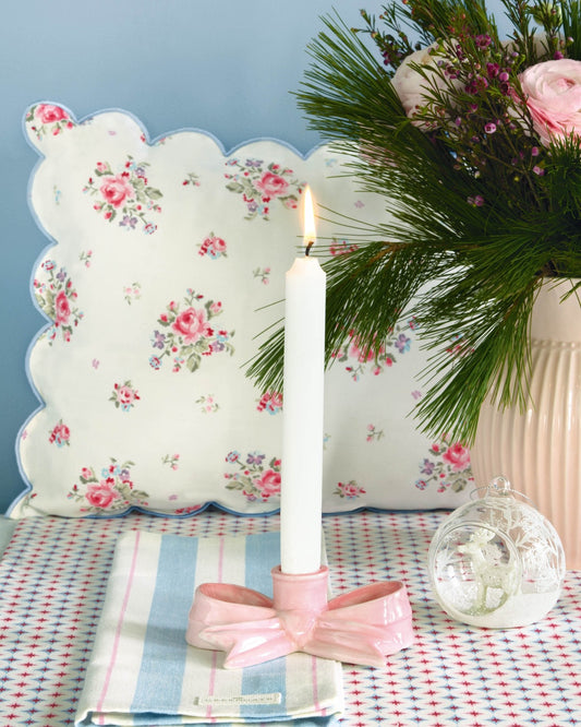 Porcelain pink bow candlelight