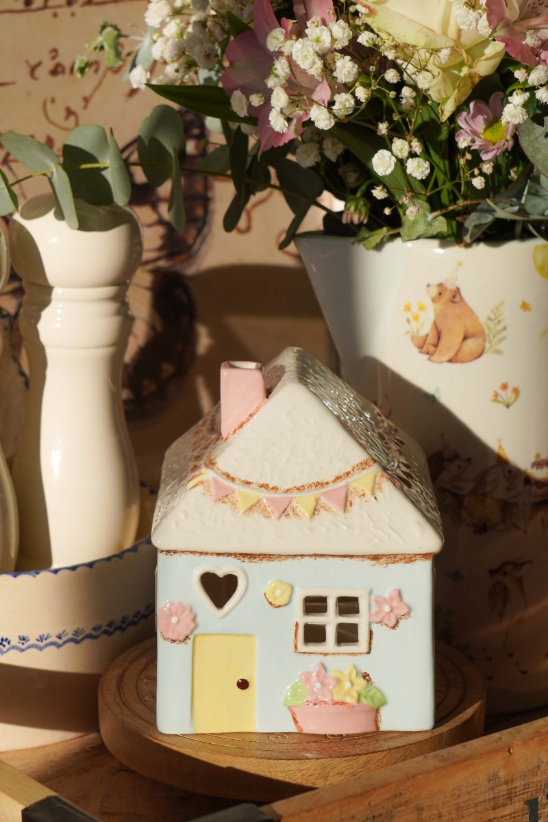 Tea light house pale blue
